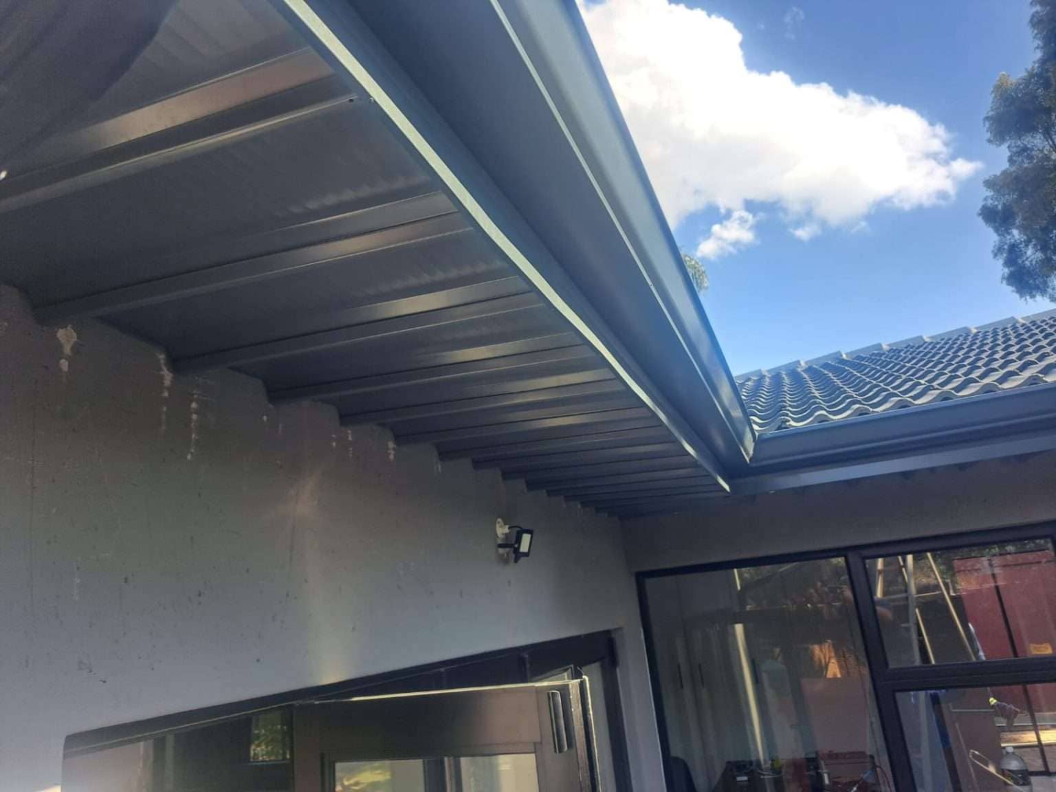 Modular Gutter Chromadek Seamless Gutters: High-Quality Seamless Gutter Solutions – FR ...